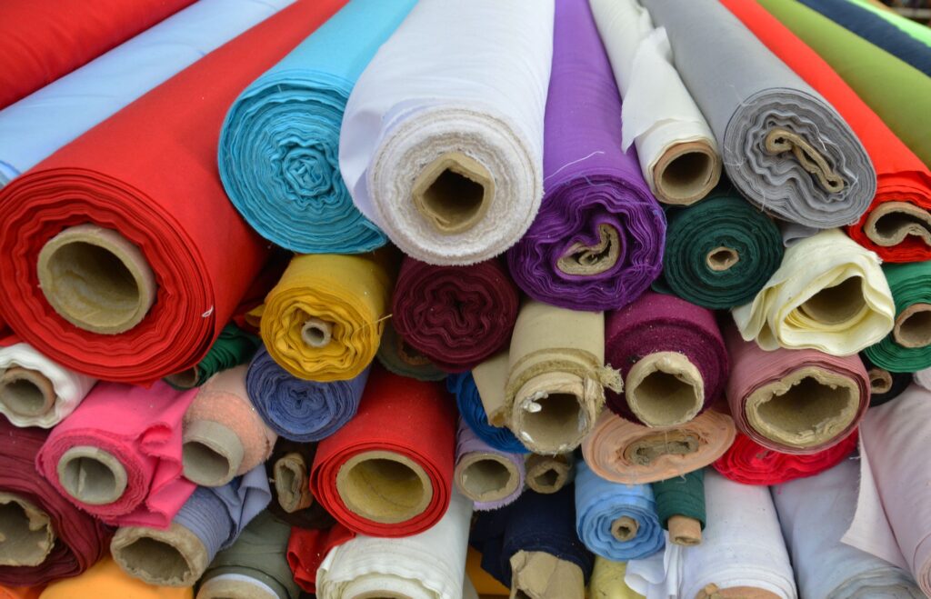 Coloured textile cloth.