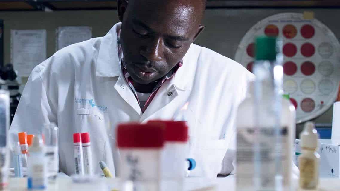 Laboratory worker in the Rodolphe Mérieux laboratory of Bamako, Mali